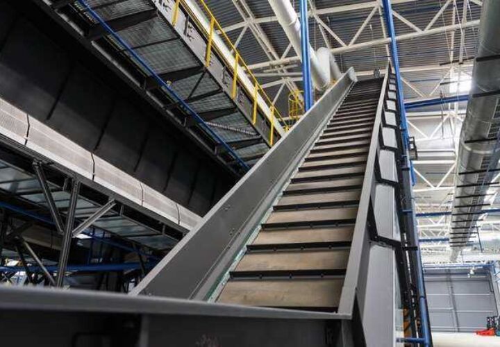 J&B recycling conveyor belt in recycling plant