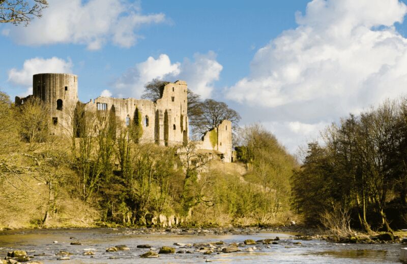 Barnard Castle by river